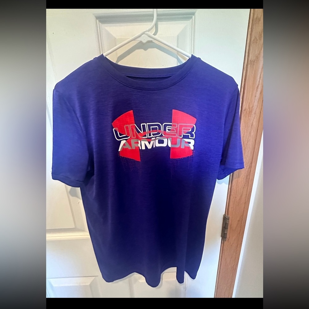 UNDER ARMOUR - Boys XL Dri-fit